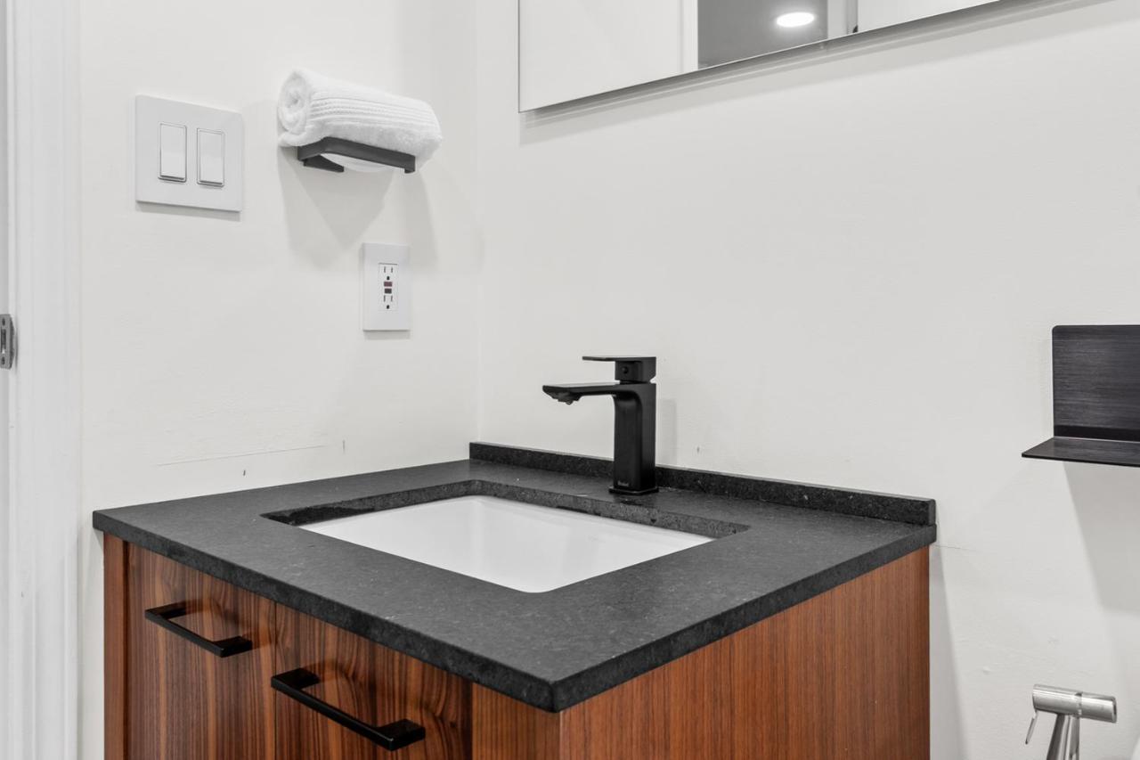 Downtown Luxury 1Br Coal Harbour Leilighet Vancouver Eksteriør bilde