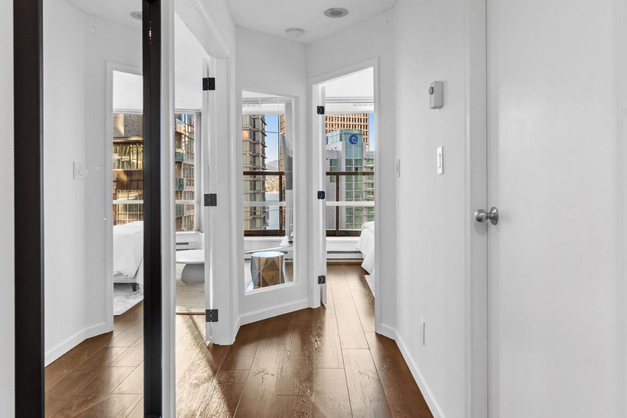 Downtown Luxury 1Br Coal Harbour Leilighet Vancouver Eksteriør bilde